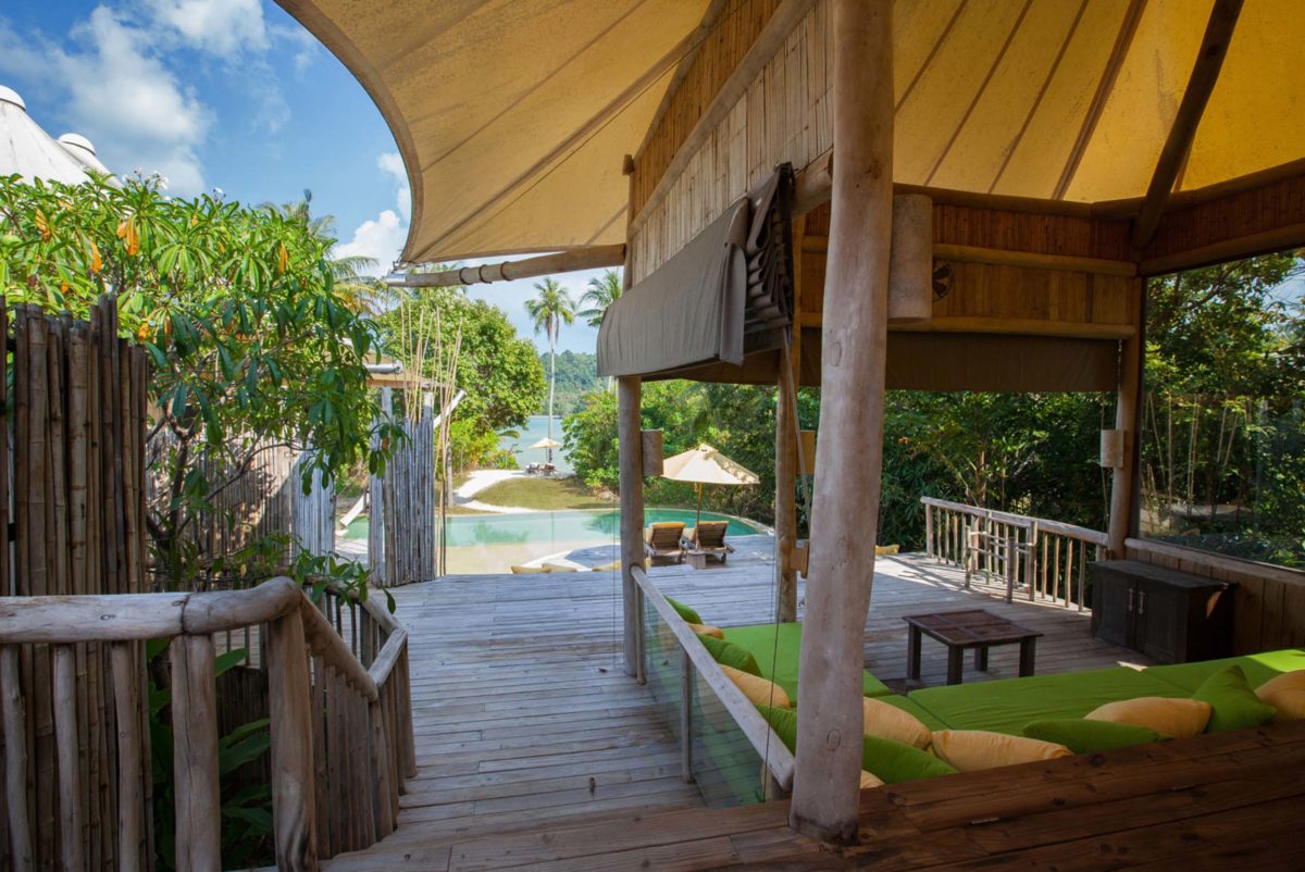 SKR_Beach_Pool_Villa_Suite-living-Area-by-Howard-Rankin-1200x802